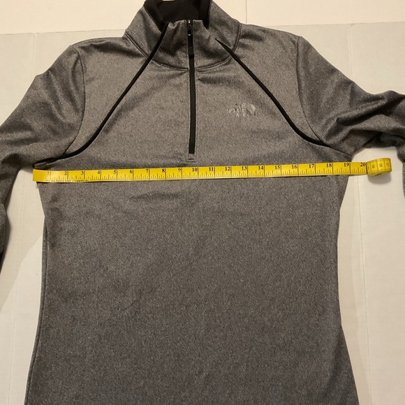 The North Face Women’s Athletic Pullover Gray Quarter Zip - Picture 4 of 10